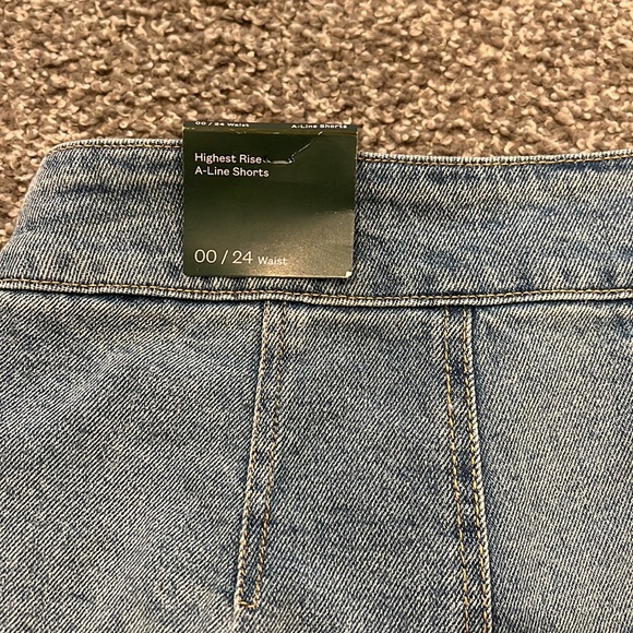 NWT High Rise Shorts - Picture 5 of 6